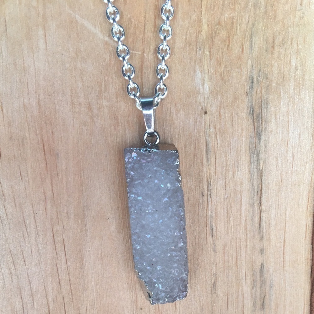 🔴 Druzy pendant and silver chain